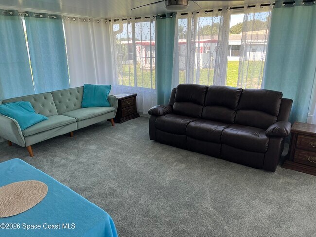 Building Photo - 194 Holiday Park Blvd NE