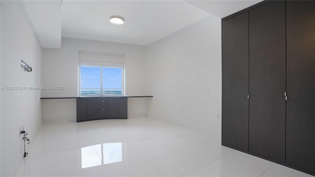 Building Photo - 1100 Biscayne Blvd