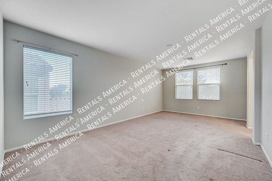 Building Photo - 10567 Foggy Glen Ave