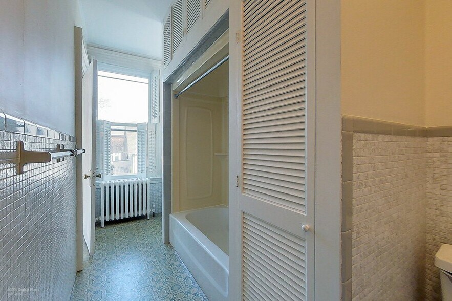 Building Photo - 372 Broadway