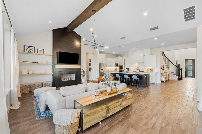 Building Photo - 2505 Sunset Vista Cir