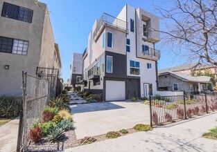Building Photo - Luxury 2026 Townhomes with Massive Bedrooms + Decks with Views