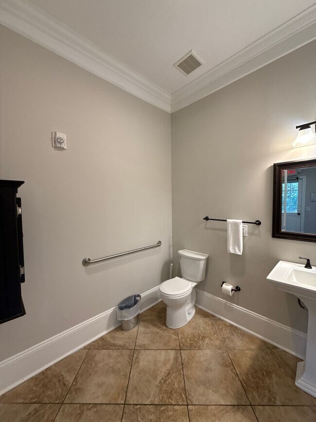 Building Photo - Mint Hill