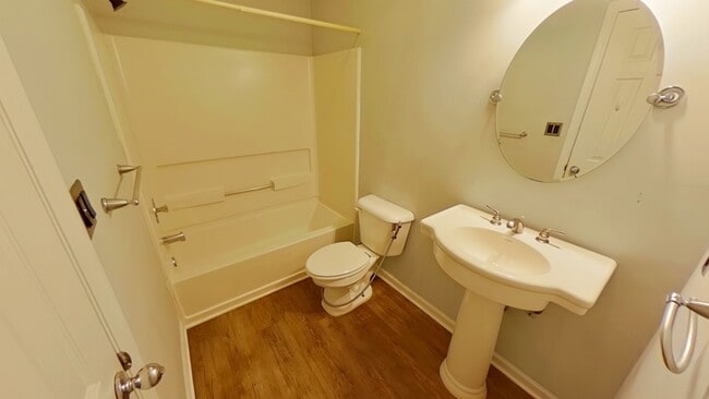 Building Photo - 300 Waterdown Dr