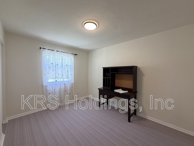 Building Photo - 344 Dillon Dr