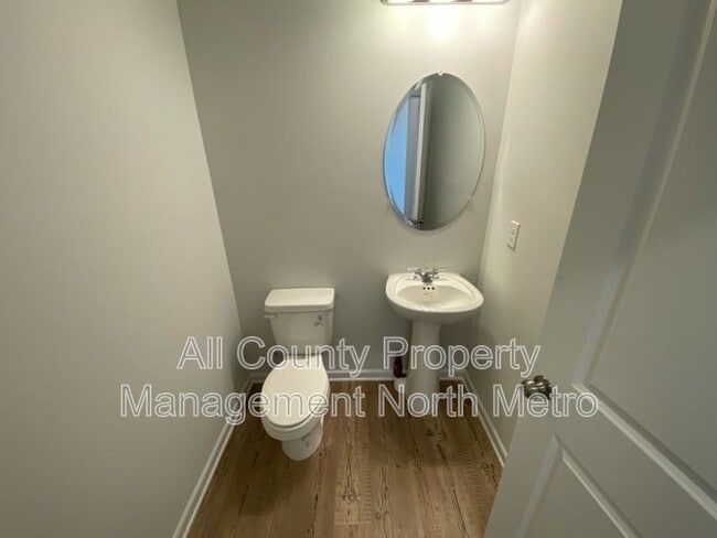 Building Photo - 185 Springwood Ln