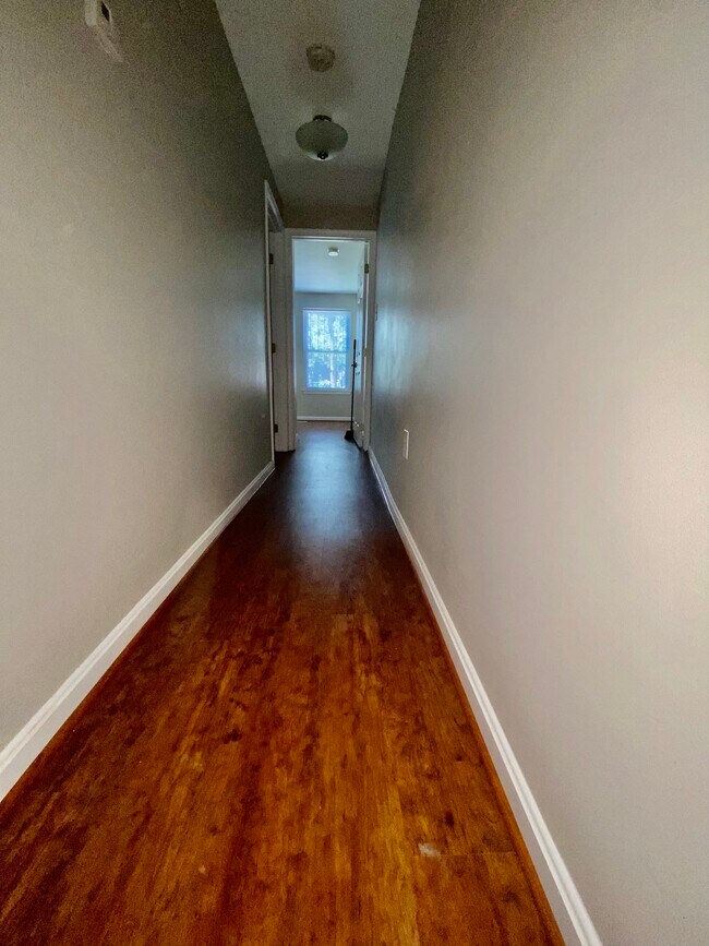 Building Photo - 1330 W Lombard St