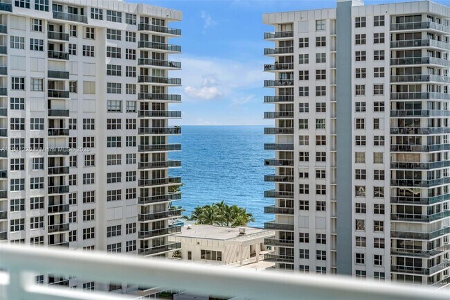Building Photo - 3000 S Ocean Dr
