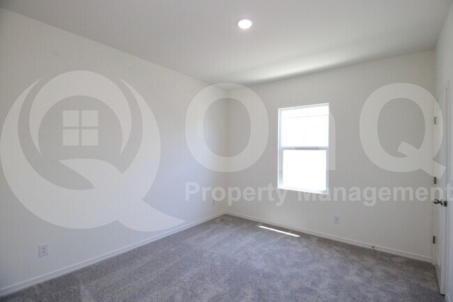Building Photo - 24182 W Hidalgo Ave