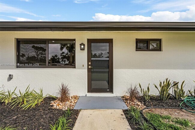 Building Photo - 11390 Heidi Lee Ln