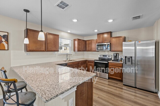 Building Photo - 1915 Overlook Knoll