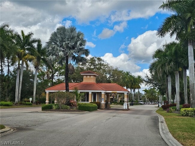 Building Photo - 2084 Par Dr