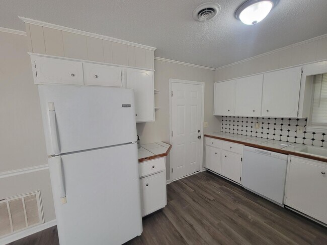 Building Photo - 119 Sunnywood Dr