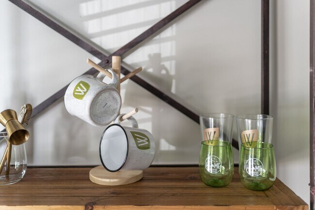 Building Photo - 3 Bedroom Flat, End unit Apartment - Available at Woodlands with $500 deposit. Ask your leasing a...