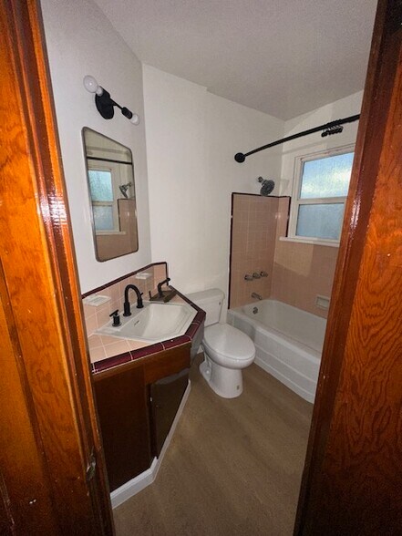 Building Photo - 14435 Califa St