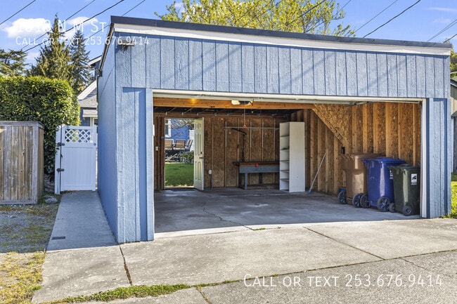 Building Photo - 1018 N M St