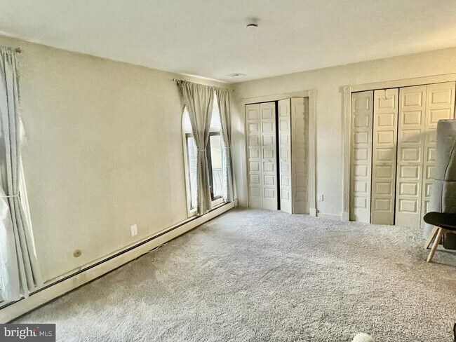 Building Photo - 301 Browning Ln