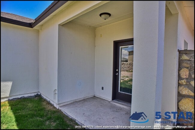 Building Photo - 452 Isaias Ave.