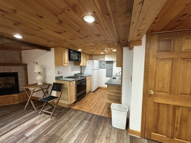 Building Photo - Peaceful Waterfront Living: 2-Story Home on River Road with Ample Outdoor Storage & Water Extras!