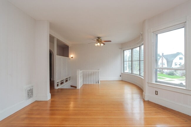 Building Photo - 61 Washington Rd