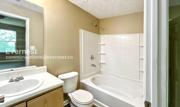Building Photo - 3203 Fairington Ridge Cir