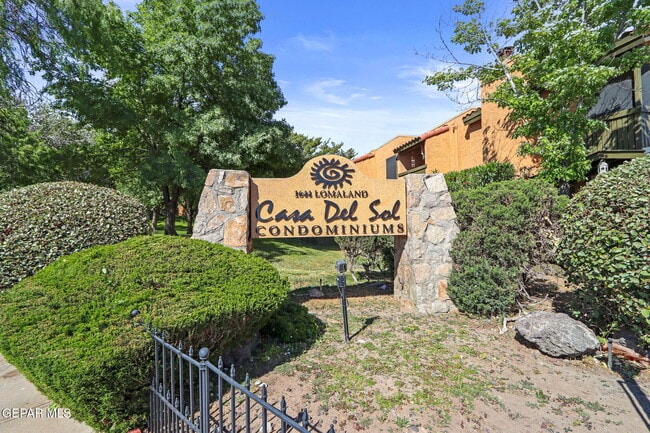 Building Photo - 1644 Lomaland Dr