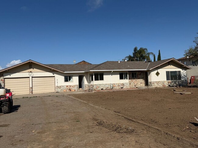Building Photo - Spacious 4-Bedroom Home on Expansive Lot in the Outskirts of Elk Grove- MORE PHOTOS TO COME!