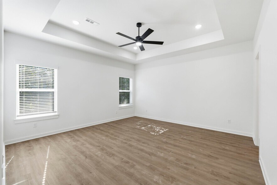 Building Photo - 16 Burwell Dr