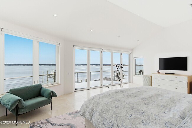 Building Photo - 7 Circle Dr