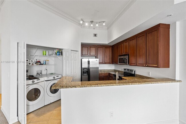 Building Photo - 3001 NE 185th St