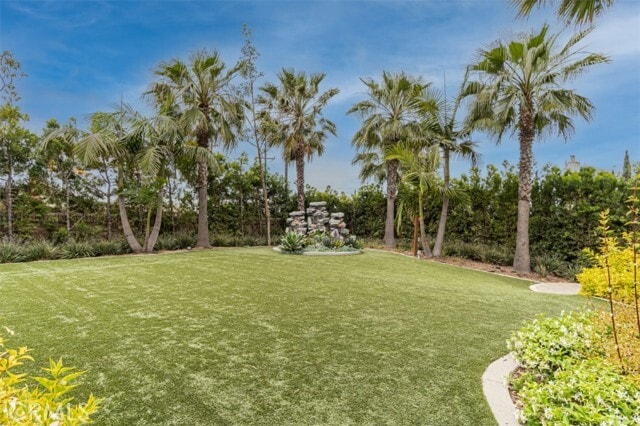 Building Photo - 5533 Palm Dr