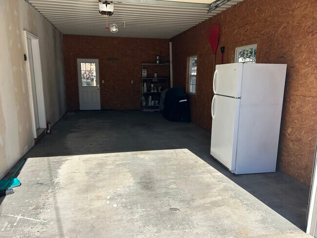 Building Photo - 237 N 2nd St