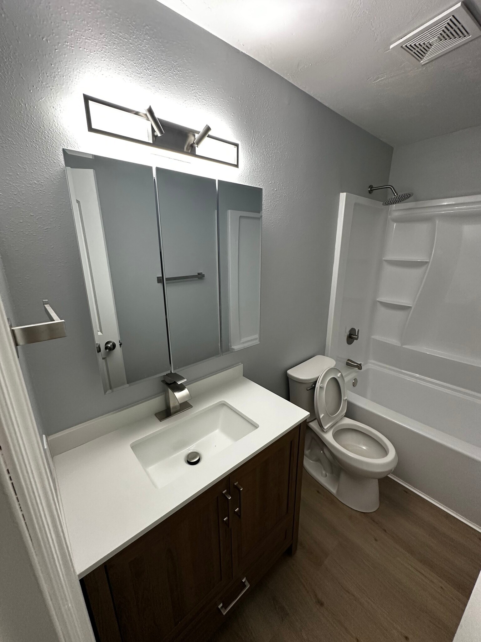 Building Photo - 2330 Fern Palm Drive