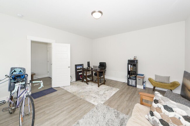 Building Photo - 3 Bedroom 2.5 Bath Single Family Home in Mixson
