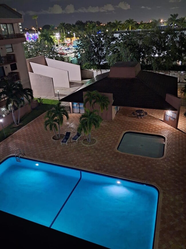 Building Photo - 7040 Coral Wy