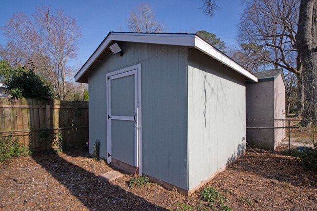 Building Photo - 314 Woodhaven Dr