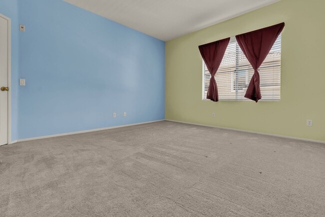 Building Photo - 2773 N Blackburn Dr