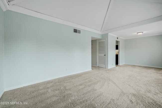 Building Photo - 6561 Mission Ct