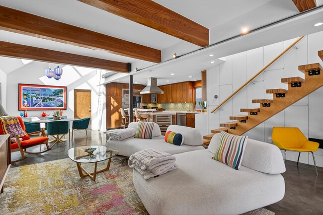 Building Photo - 219 Colton St