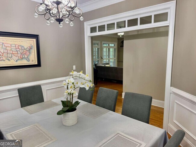 Building Photo - 906 Wescott Ln NE