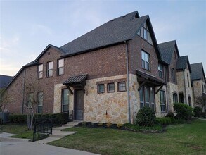 Building Photo - 4667A Rhett Ln