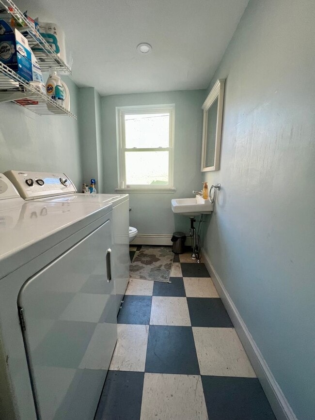 Building Photo - Gorgeous 1-Bedroom Bi-Level Apartment in Passyunk Square! Available NOW!