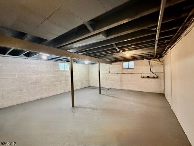 Building Photo - 53 Pine Grove Rd