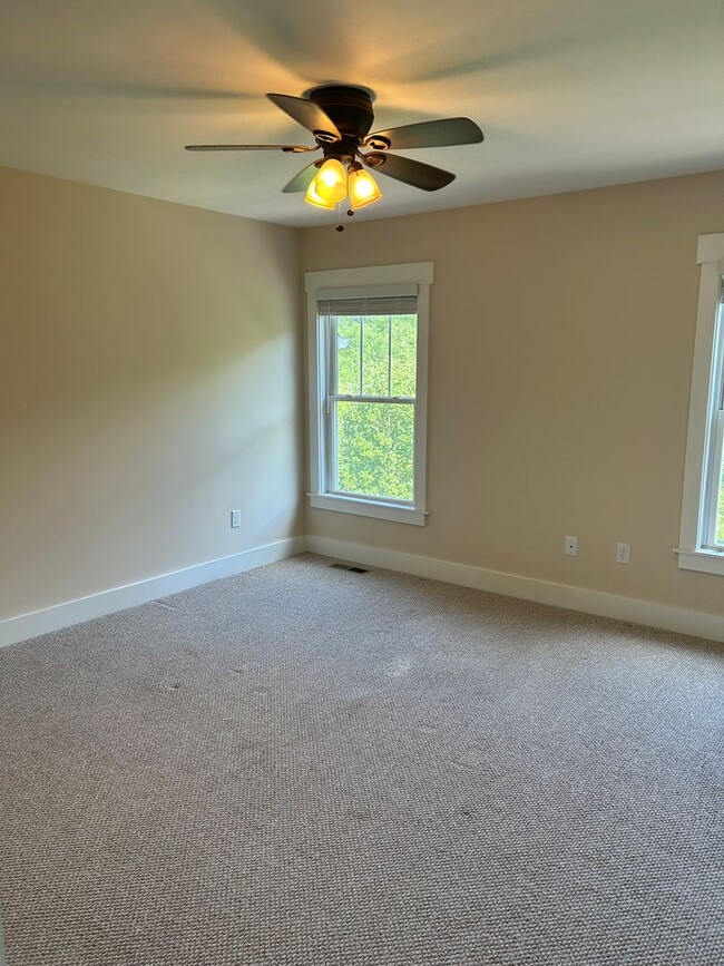 Building Photo - Townhouse Rental-Asheville