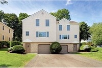 Building Photo - 8 Magnolia Ct