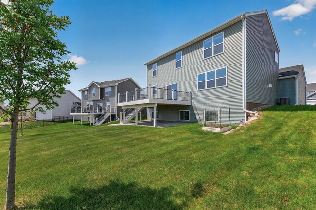 Building Photo - 1559 Edgebrook Ln
