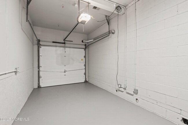 Building Photo - 75 Grand Central Ave