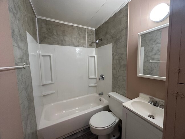 Building Photo - 225 Grace-