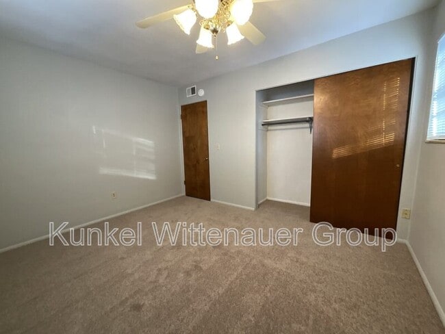 Building Photo - 815 Laurel St