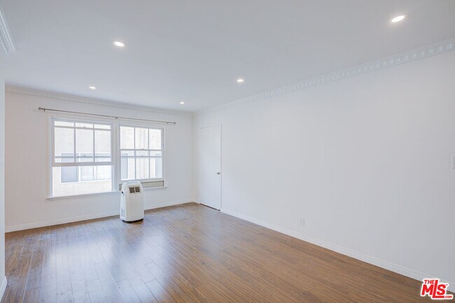 Building Photo - 1643 N Formosa Ave